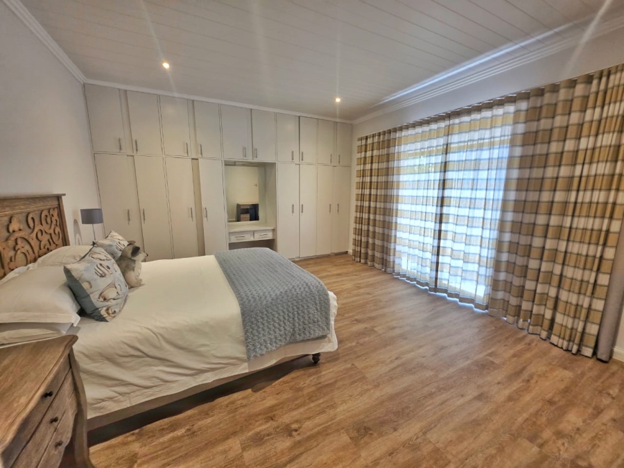5 Bedroom Property for Sale in Wilderness Central Western Cape